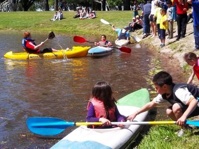 kayak lago parque municipal